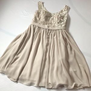 Azazie V neck sleeveless lace top midi dress